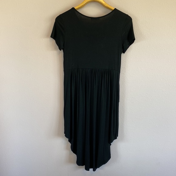 Black loose fitting short sleeve dress with pockets - Picture 2 of 8